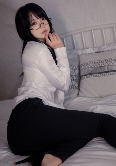 精品女人久久久_在线完整观看