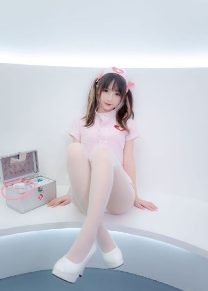免费看美女洗澡全身光子_迅雷手机免费观看